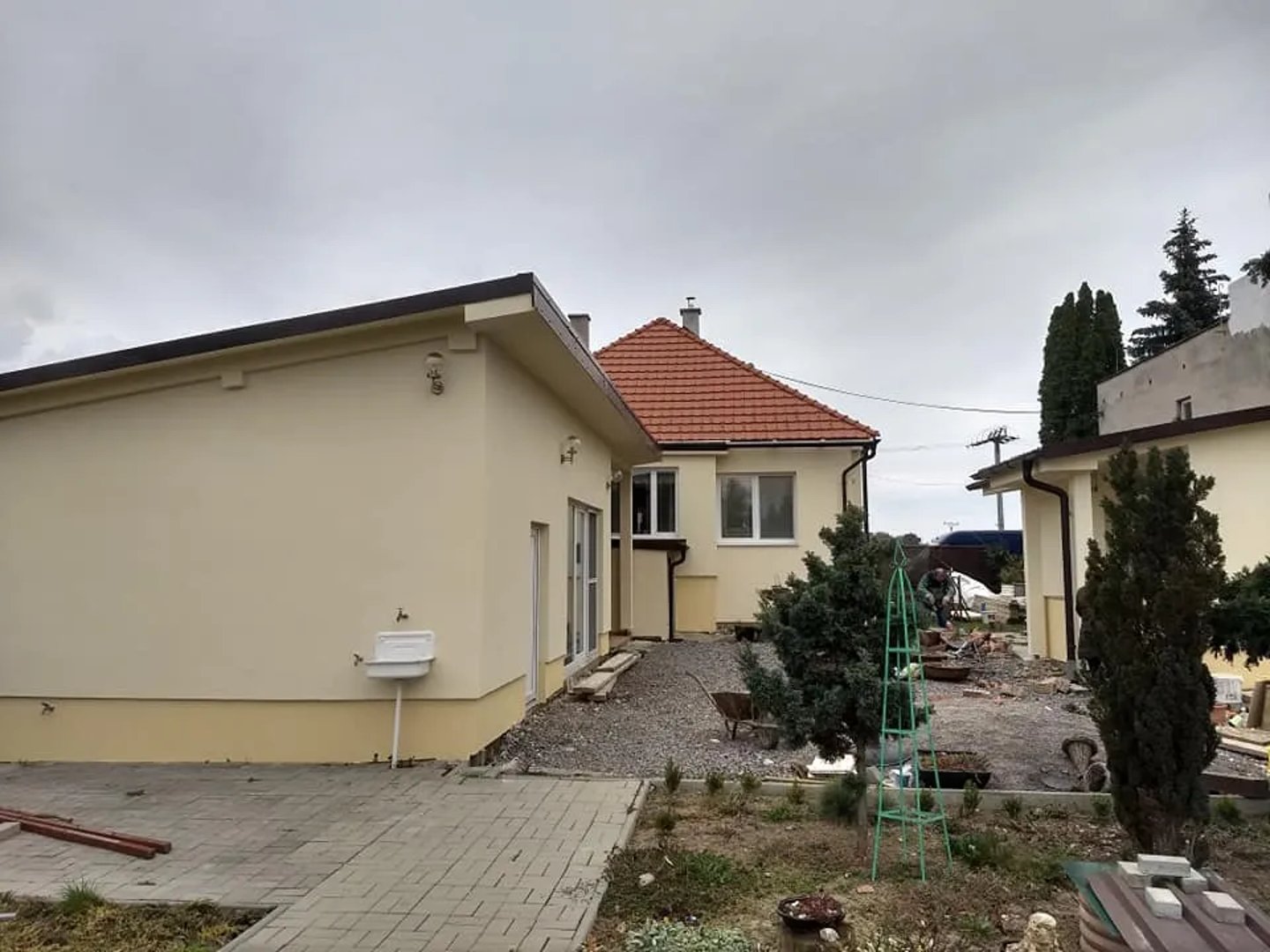 Proces inštalácie zámkovej dlažby